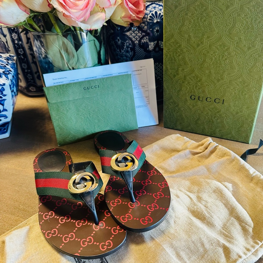 Gucci Women's Brown Sandals with Gold Accent